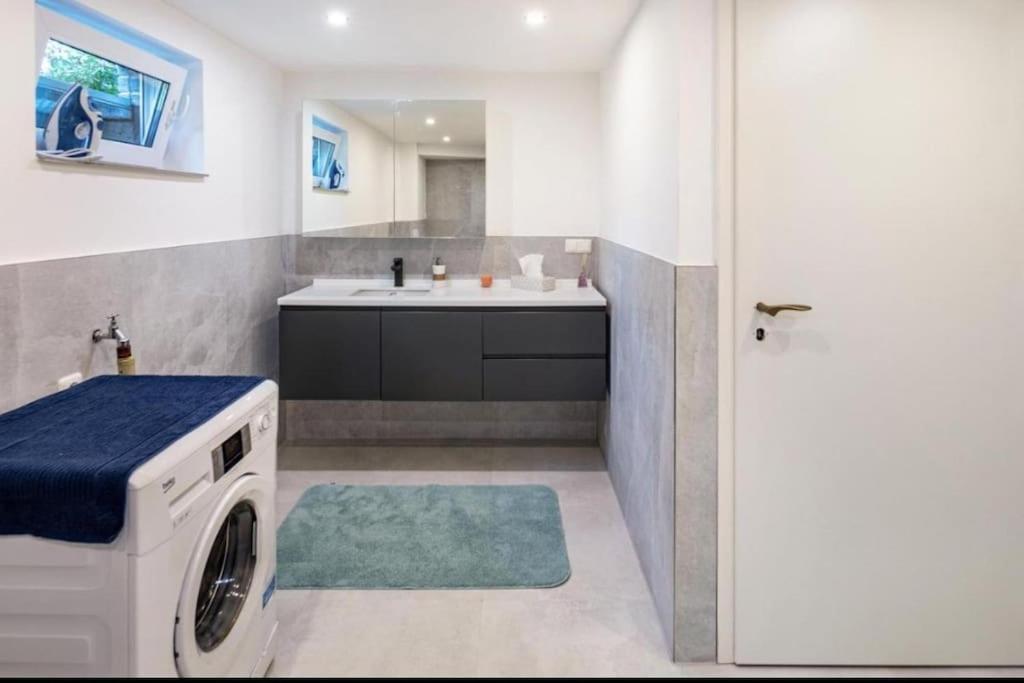 Cityloft Kassel 1 - Zentrale Unterkunft Fuer Gruppen Bis 7 Personen - Parkplatz - Netflix Exterior photo