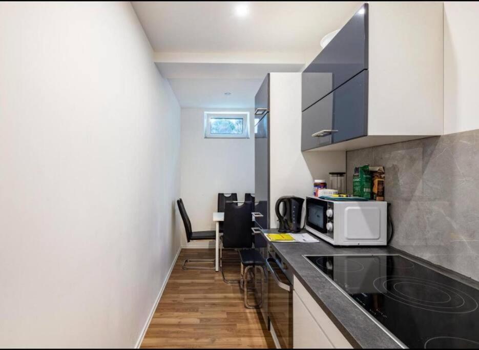 Cityloft Kassel 1 - Zentrale Unterkunft Fuer Gruppen Bis 7 Personen - Parkplatz - Netflix Exterior photo